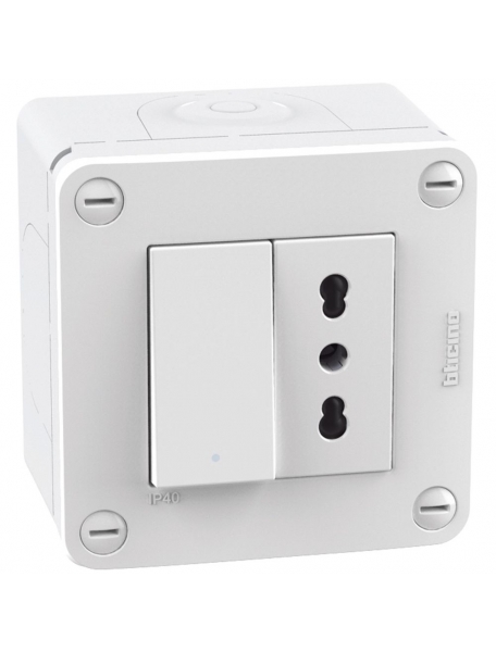 bticino 28402w2 matix go scatola ip40 2 moduli  con interruttore piu presa std Italia 10/16A bticino 28402w2