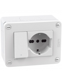 bticino 28403w2 matix go scatola ip40 3 moduli  con interruttore piu presa schuko  bticino 28403w2